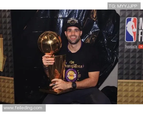 战术革新！新教练如何激活湖人？